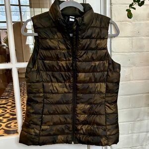 Old Navy Camouflage Puffer Vest